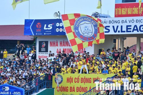 Khán đài sân Thanh Hóa luôn rực lửa qua từng thời kỳ.