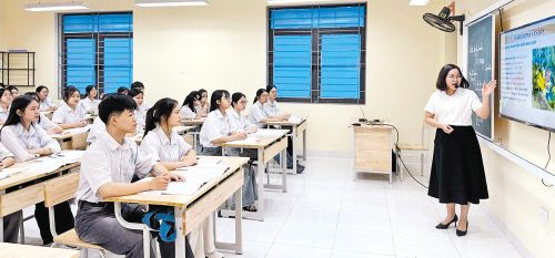 Giờ học tại Trường Trung học phổ thông Lạng Giang 1 (xã Lạng Giang). 