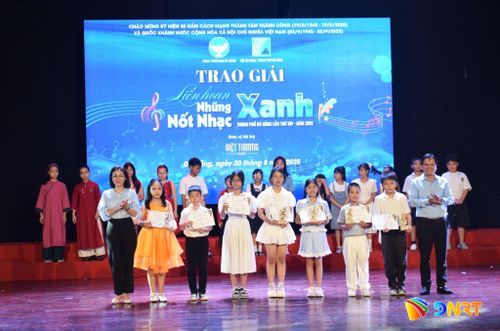 Âm nhạc thiếu nhi không đơn thuần là giải trí mà còn góp phần hình thành nhân cách, cảm xúc, thẩm mỹ cho các em. Ảnh minh họa: ĐOÀN HẠO LƯƠNG