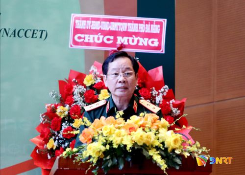 Trung tướng Nguyễn Hữu Chính, Chủ tịch Hội Nạn nhân chất độc da cam/dioxin Việt Nam phát biểu khai mạc. Ảnh: TRỌNG HUY
