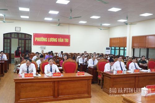 Các đại biểu dự kỳ họp