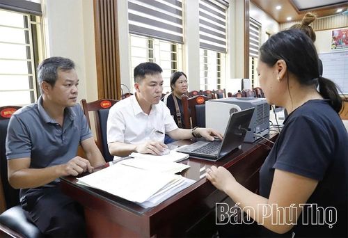 Công tác hỗ trợ tuyển sinh đầu cấp tại Trường THCS Thọ Sơn được triển khai chu đáo, tạo thuận lợi cho phụ huynh trong quá trình đăng ký.