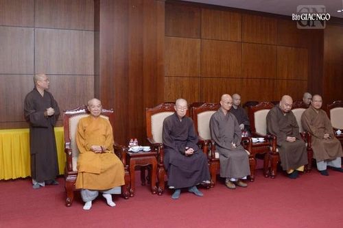 Chư tôn đức Ban Trị sự tiếp phái đoàn