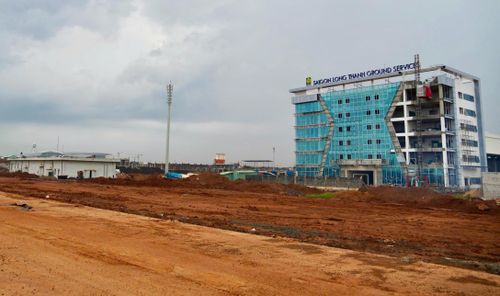 Đa số các công trình đã hoàn thành khoảng 2/3 khối lượng xây dựng, các đơn vị tập trung lắp đặt thiết bị chuyên dụng, thi công hoàn thiện nhiều hạng mục.