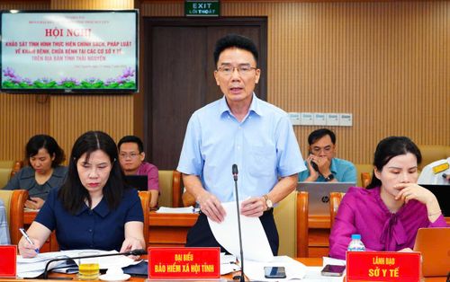 Phó Giám đốc BHXH tỉnh Thái Nguyên Nguyễn Hồng Trường phát biểu tại buổi làm việc. Ảnh: Đồng Văn Thưởng