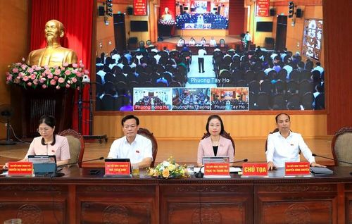 Các đại biểu HĐND thành phố thuộc đơn vị bầu cử số 6. Ảnh: Lê Hải