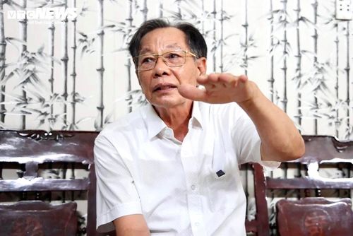 Hơn 40 năm qua, bác sĩ Trần Văn Bản dành trọn tâm huyết xác minh nơi an nghỉ của đồng đội, góp phần đưa nhiều hài cốt liệt sĩ trở về sau nhiều năm vô danh.