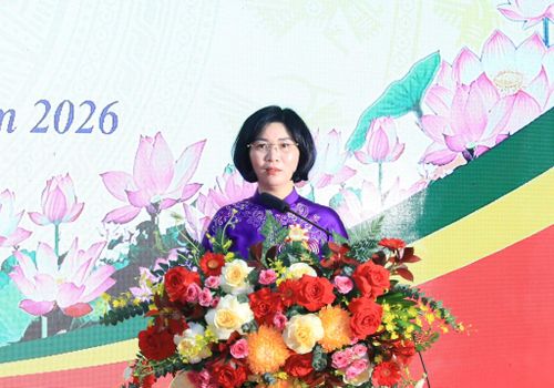 Chủ tịch HĐND thành phố Hà Nội Phùng Thị Hồng Hà phát biểu tại ngày hội. Ảnh: Quang Thái