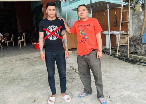 Sau khi được Tổ công tác vận động, thuyết phục, Vi Văn Cảnh (X) đã đầu thú về hành vi phạm tội của mình. Ảnh: Công an cung cấp.
