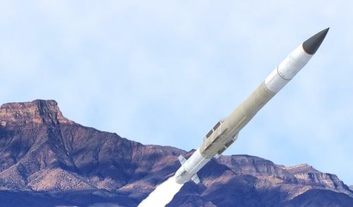 Do chi tiêu quân sự toàn cầu tiếp tục tăng và số lượng khách hàng của hệ thống phòng không Patriot ở châu Âu ngày càng nhiều, tên lửa mới có thể trở thành một yếu tố quan trọng trong việc mở rộng khả năng sản xuất của Mỹ và các đồng minh.