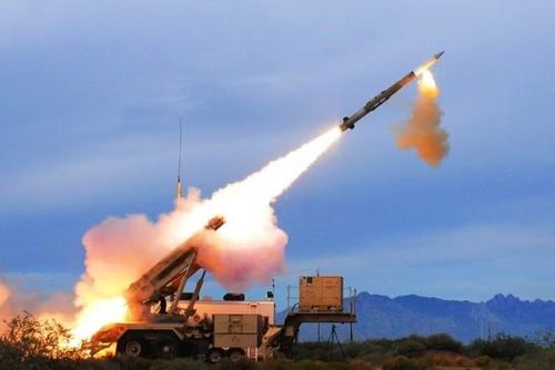 Đại diện Lockheed Martin tiết lộ thêm, những tên lửa mới đầu tiên sẽ được giao trong vòng 36 tháng. Dây chuyền sản xuất dự kiến sẽ là sự phối hợp với các đối tác công nghiệp tại Mỹ và châu Âu, có tác dụng làm tăng đáng kể sản lượng.