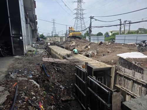 Đã gần 10 năm tuyến đường vẫn cứ như công trường chưa biết thời điểm nào hoàn thành, câu hỏi này cần có thông tin rõ ràng tới người dân và dư luận