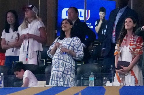  Bà Usha Vance, vợ của Phó tổng thống J.D. Vance có mặt tại trận đấu World Cup ngày 25/6. Ảnh: Reuters. 