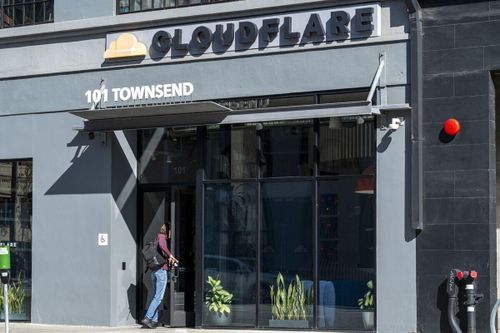  Cloudflare cắt giảm hơn 1.100 nhân sự vào tháng 5, đây là lần sa thải lớn đầu tiên trong lịch sử 16 năm của công ty. Ảnh: Michael Short/Bloomberg. 