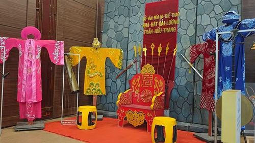 Không gian trưng bày của Nhà hát Cải lương Trần Hữu Trang. (Ảnh: NGUYỄN GIANG)