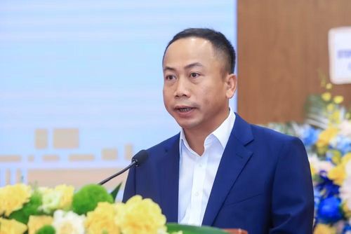 Ông Phạm Đức Sơn, Tổng biên tập Tạp chí Nhà đầu tư phát biểu khai mạc hội thảo.