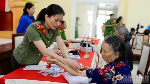 Lực lượng chức năng tỉnh Lâm Đồng sẽ thu nhận 1.521 mẫu sinh phẩm ADN của thân nhân liệt sĩ.
