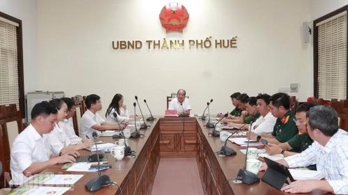 Tại phiên họp, lãnh đạo thành phố Huế yêu cầu hoàn thành công tác lấy mẫu hài cốt liệt sĩ trên địa bàn trong tháng 8/2026.