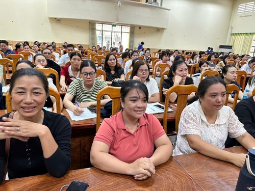  Thông qua hội nghị, nhiều doanh nghiệp, cơ sở kinh doanh trên địa bàn phường Tam Hiệp, TP Đồng Nai được cập nhật nhiều điểm cốt lõi về bản quyền, sở hữu trí tuệ. Ảnh: XUÂN TRUNG 