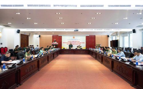  Quang cảnh phiên thẩm tra. Ảnh: CẨM HÀ 