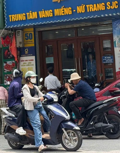 Cửa hàng của SJC ở phố Giang Văn Minh, Hà Nội. Ảnh: Ngọc Mai.