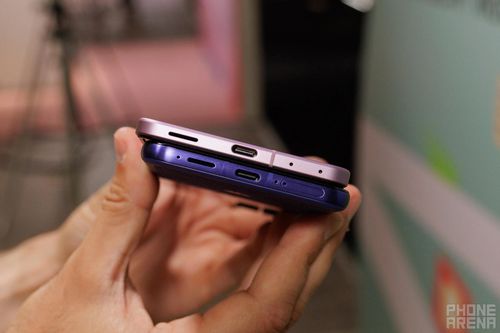Motorola đang nắm lợi thế khá lớn về pin sạc so với Galaxy Z Flip 8. Ảnh: PhoneArena