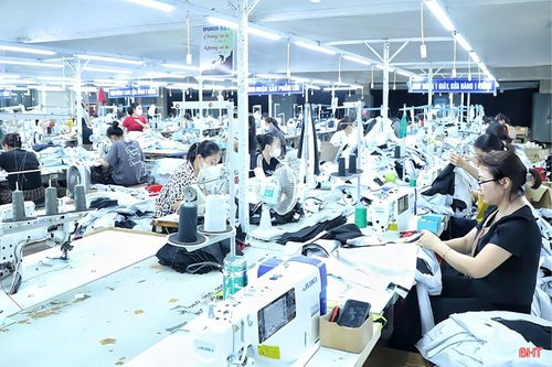 Những cơ chế, chính sách hỗ trợ khởi nghiệp cùng môi trường đầu tư ngày càng thuận lợi đang tạo thêm động lực để nhiều người trẻ Hà Tĩnh trở về lập nghiệp.