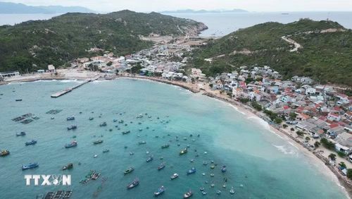 Đảo Cù Lao Xanh (xã Nhơn Châu, tỉnh Gia Lai), một trong những đảo tiền tiêu của miền Trung từng bước phát triển du lịch gắn với kinh tế biển. (Ảnh: Xuân Quý/TTXVN)