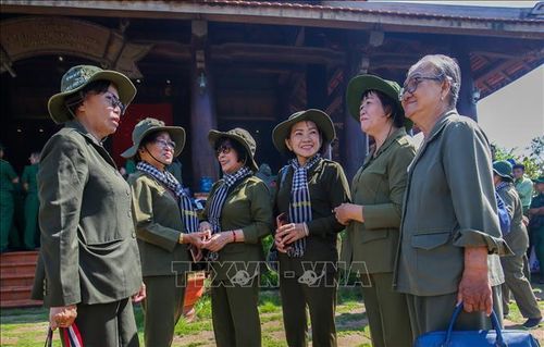 Các cựu Thanh niên xung phong ôn lại những ký ức không thể nào quên về cuộc chiến đấu bảo vệ biên giới Tây Nam.