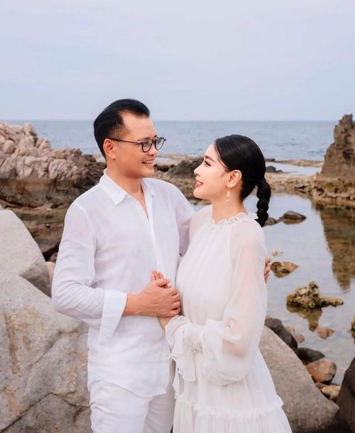 Hà Kiều Anh và chồng doanh nhân trải qua 19 hôn nhân.