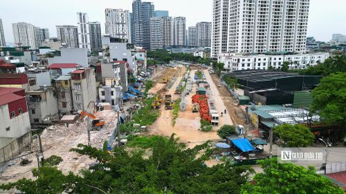 Đáng chú ý, ngày 30/6/2026, toàn bộ diện tích đã hoàn thành giải phóng mặt bằng được UBND phường Xuân Đỉnh bàn giao cho Ban Quản lý dự án đầu tư xây dựng công trình dân dụng thành phố Hà Nội để tổ chức thi công theo quy định. Đây là dấu mốc quan trọng, chính thức tháo gỡ nút thắt lớn nhất của dự án sau nhiều năm triển khai.