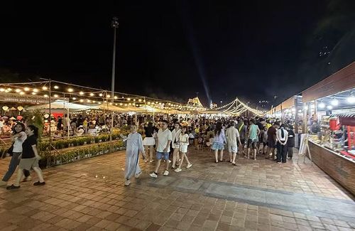 Không chỉ giới thiệu tinh hoa ẩm thực xứ Quảng mà còn tái hiện không gian văn hóa làng quê, làng nghề và đời sống bản địa, để mỗi món ăn đều kể một câu chuyện về vùng đất và con người nơi đây.