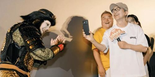 'Bát Tiên!' gây bất ngờ khi liên tục thu hẹp khoảng cách với 'Đội Bóng Đá Nữ Kung Fu'. Ảnh: Sina.