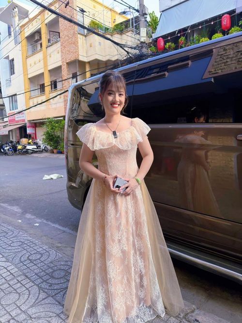 "Ái nữ" của cố NSƯT Vũ Linh vướng nhiều tranh cãi kể từ khi nhận show ca hát.