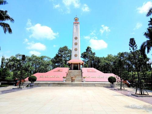 Đồng đội ơi, về đây bạn nhé, có tôi đi tìm...