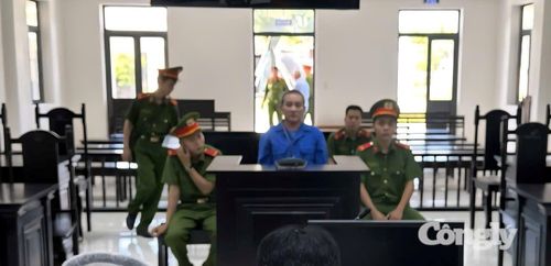Bị cáo Lê Hoàng Phúc nghe tuyên án
