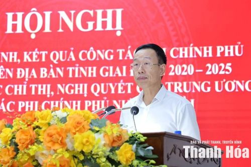 Phó Chủ tịch UBND tỉnh Lê Quang Hùng phát biểu tại hội nghị.