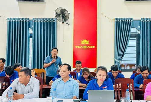 Một người dân tham gia góp ý tại buổi tọa đàm. Ảnh: P.T