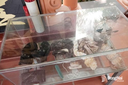 Những hiện vật gắn với một thời chiến đấu được lưu giữ như minh chứng cho một thời hoa lửa ở Phước An. Ảnh: Tiến Dũng