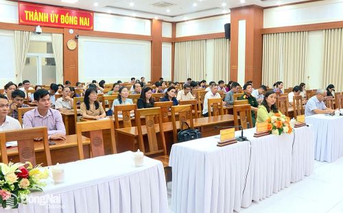 Các đại biểu tham dự hội nghị. Ảnh: Nhất Phương