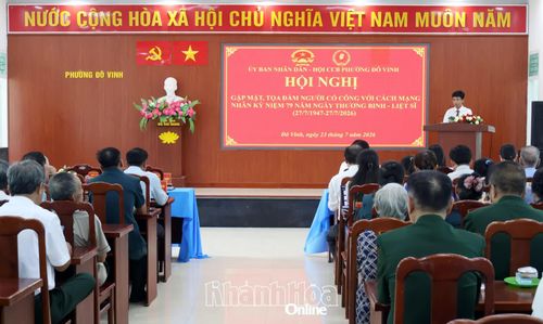 Quang cảnh hội nghị gặp mặt, tọa đàm.