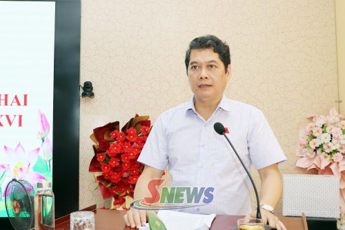 Đồng chí Vi Đức Thọ, Ủy viên Ban Thường vụ Tỉnh ủy, Phó Chủ tịch Thường trực HĐND tỉnh, phát biểu tại hội nghị.