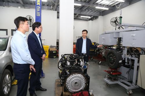 Trường Đại học Giao thông vận tải giới thiệu sản phẩm khoa học và công nghệ