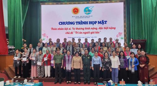 Lãnh đạo thành phố cùng các đại biểu tại chương trình.