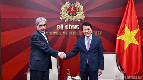 Bộ trưởng Lương Tam Quang chúc Đại sứ Akbar Ghasemi Ali Abadi có nhiệm kỳ công tác thành công tại Việt Nam.