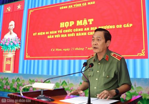 Thiếu tướng Hồ Việt Triều, Giám đốc Công an tỉnh phát biểu tại buổi họp mặt.