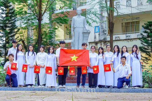 Học sinh Cà Mau tích cực học tập, rèn luyện, hướng tới tương lai tươi sáng. (Ảnh chụp tại Trường THPT Chuyên Phan Ngọc Hiển). Ảnh: TRÚC LINH