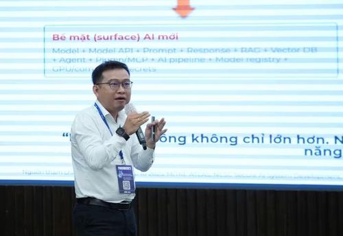 Ông Nguyễn Thanh Lâm, Trưởng Trung tâm An ninh mạng của Công viên phần mềm Quang Trung (QTSC) phát biểu tại Hội thảo. Ảnh: BÙI TUẤN