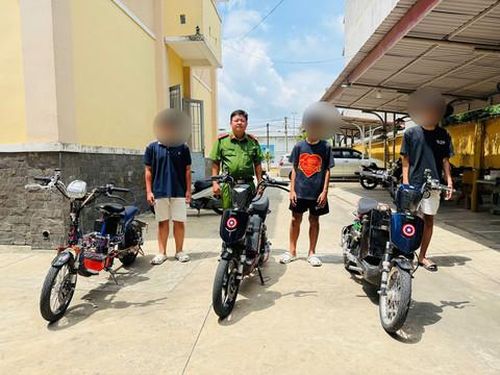 Các đối tượng cùng phương tiện bị tạm giữ