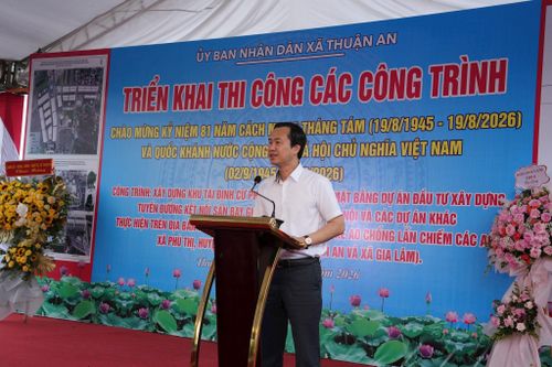 Chủ tịch UBND xã Thuận An Nguyễn Tuấn Khanh phát biểu tại chương trình. Ảnh: VT